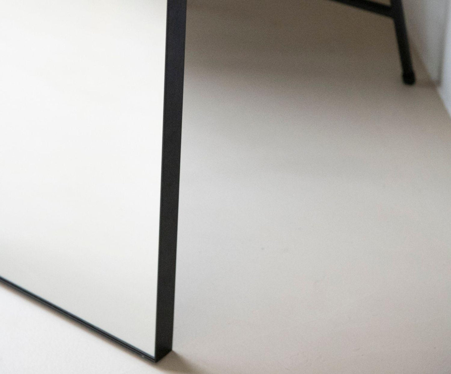 Staande spiegel zwart aluminium 40x160cm Andrea House