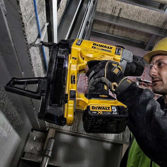 Dewalt DCN890P2 18V Battery-Powered Concrete and Steel Nailer Combo + 5,025 20mm Nails