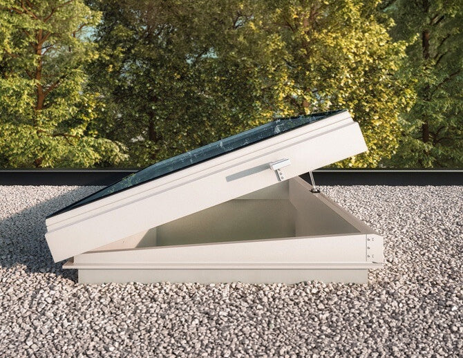 Skylux iWindow2 20cm Square Flex Motor Skylight met rechte plint