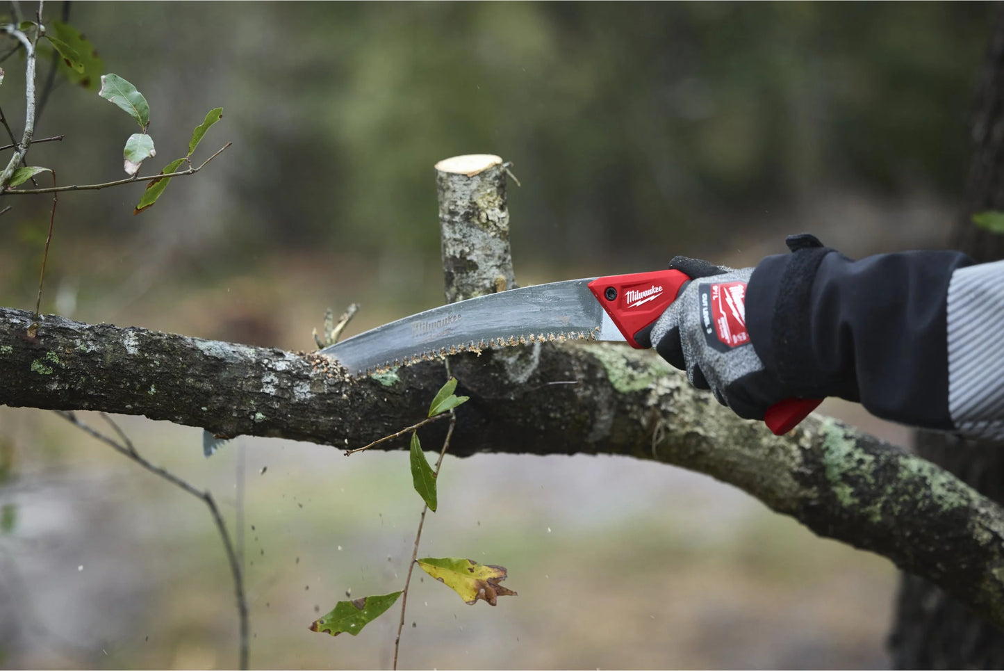 Milwaukee 35 cm gebogen snoeizaag met beschermhoes