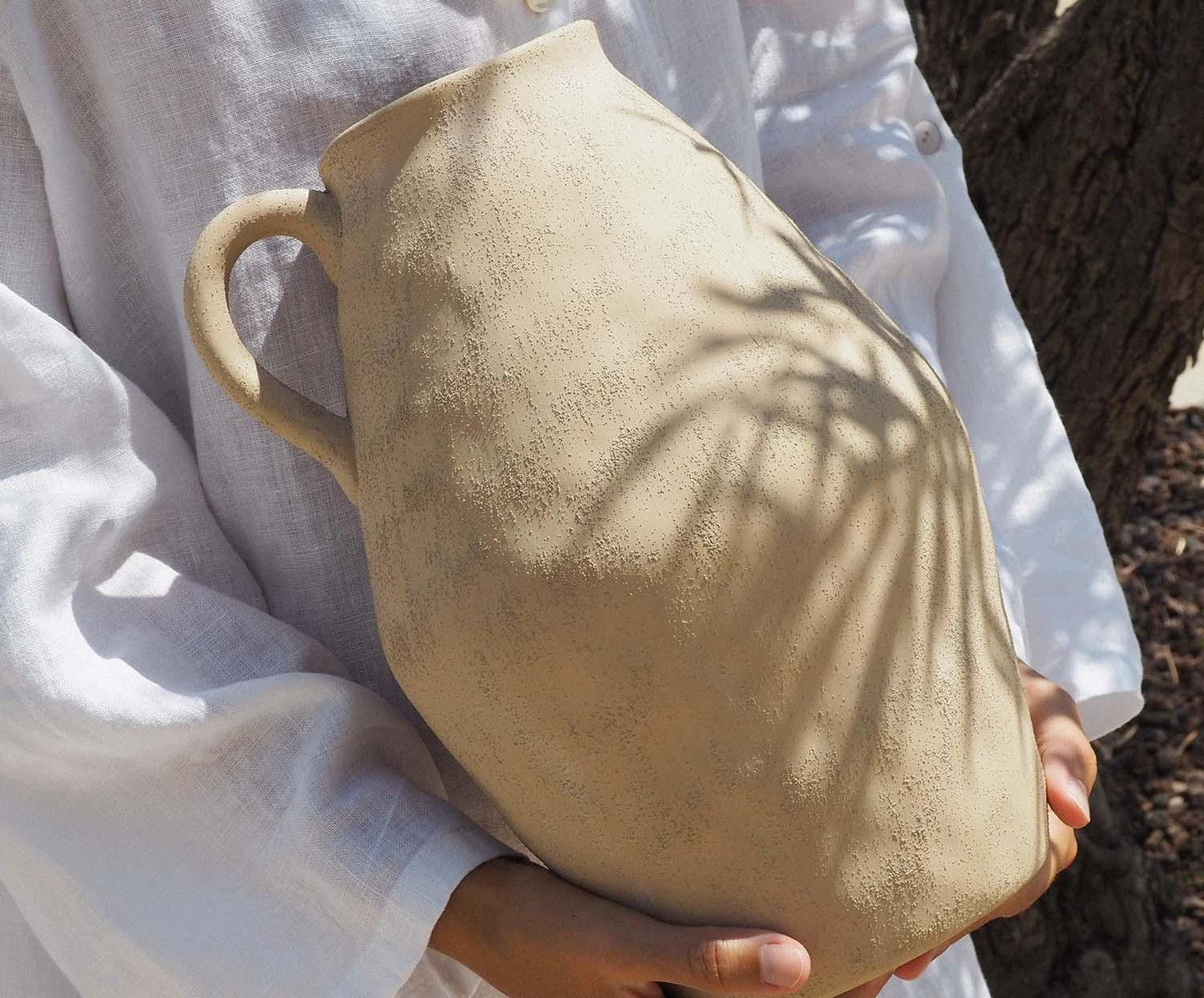 Beige aardewerken vaas Masaka 30 cm Andrea House