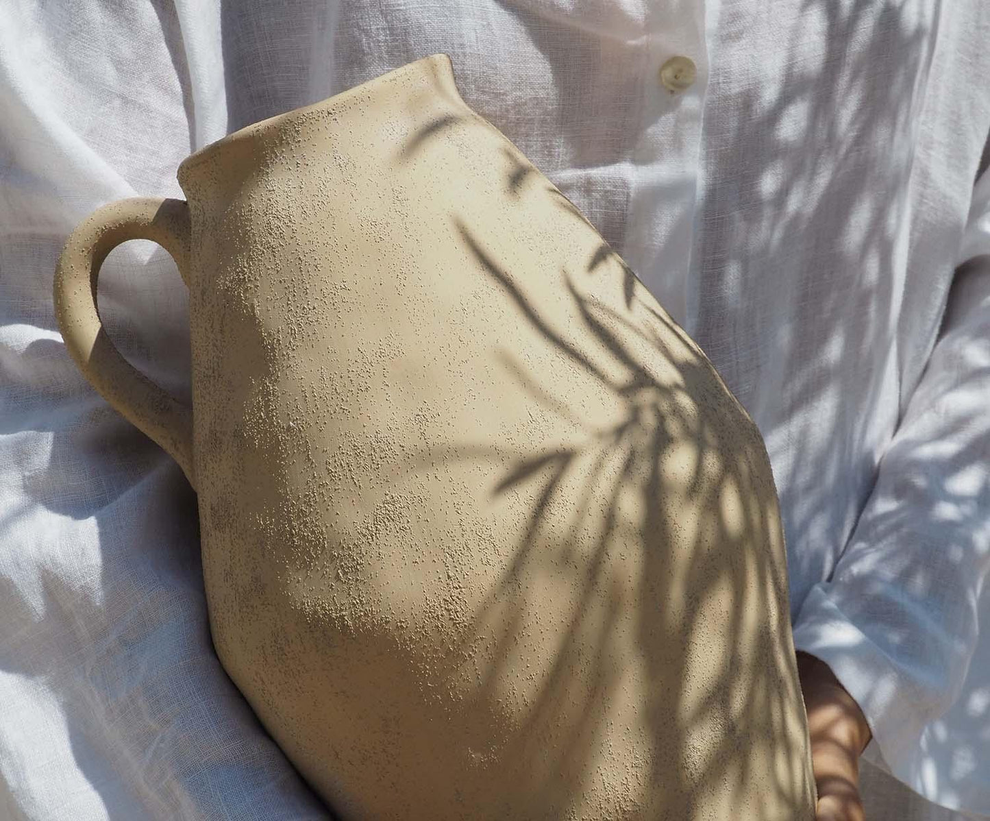 Beige aardewerken vaas Masaka 30 cm Andrea House