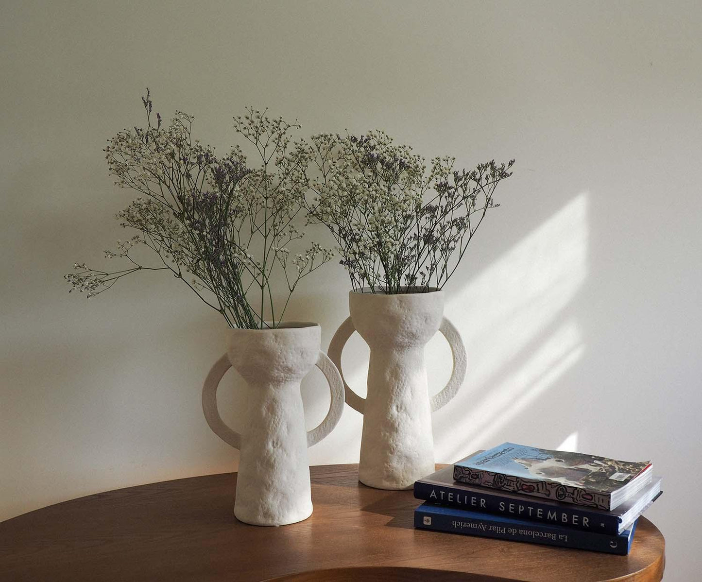 Decoratieve vaas van wit steengoed, Dulia, 28 cm, Andrea House