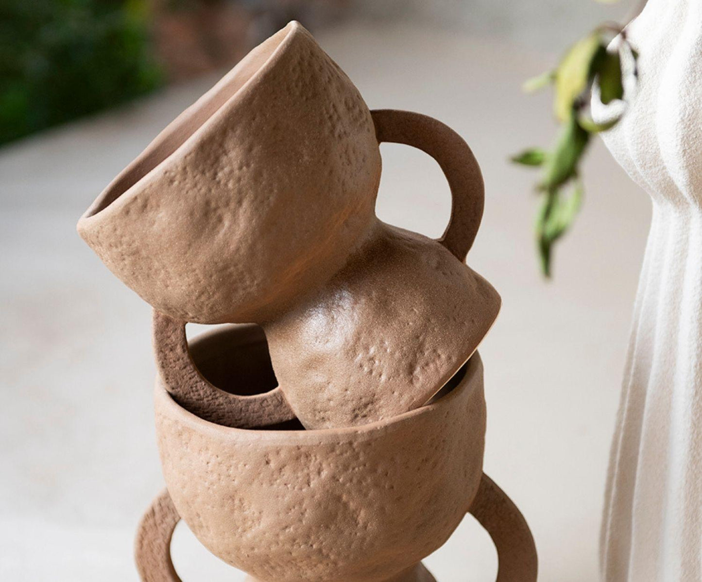 Migori Andrea House bruine keramische trofee vaas