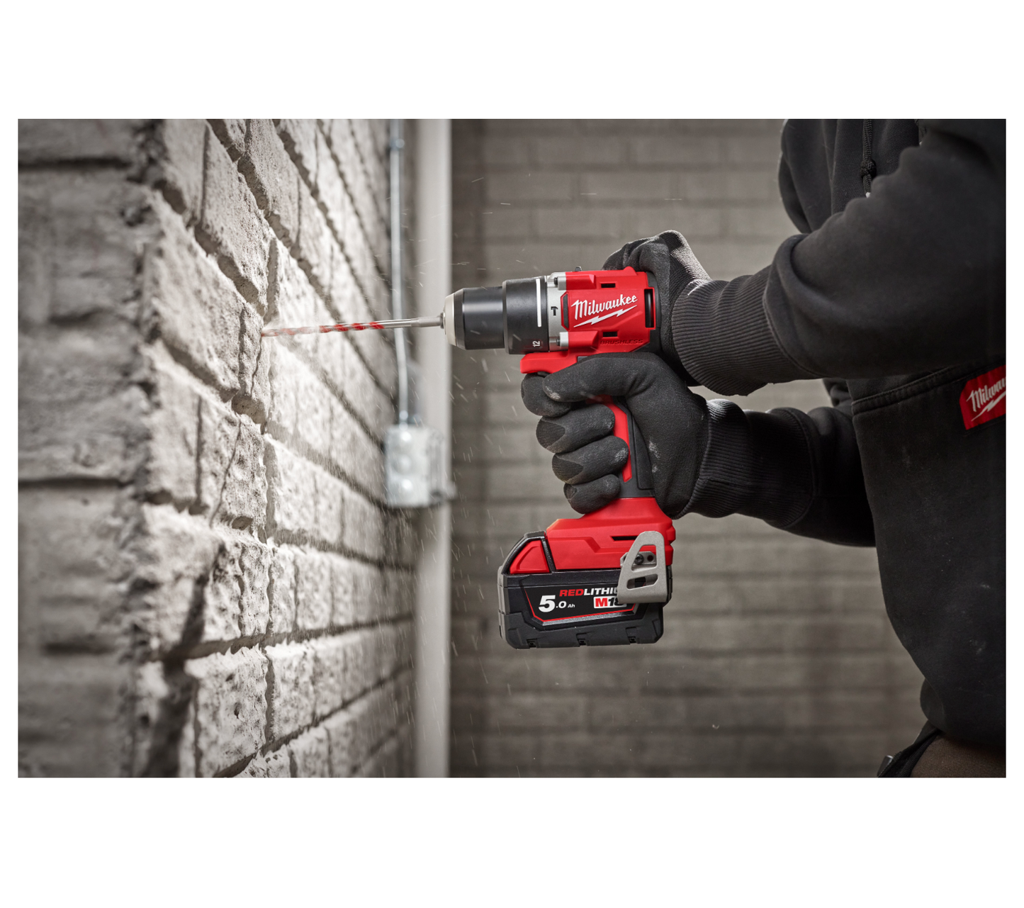 Compacte Hamerboor M18 + 2 Accu's 2Ah + Lader + Koffer Milwaukee M18 BLPDRC-202C