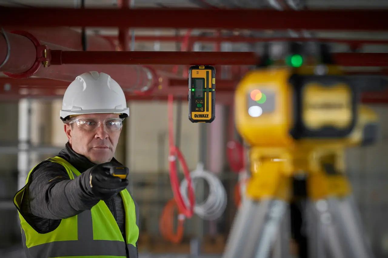 Zelfnivellerende groene roterende laserkit met USB-C, 600 m, met detector Dewalt DCLE15221G