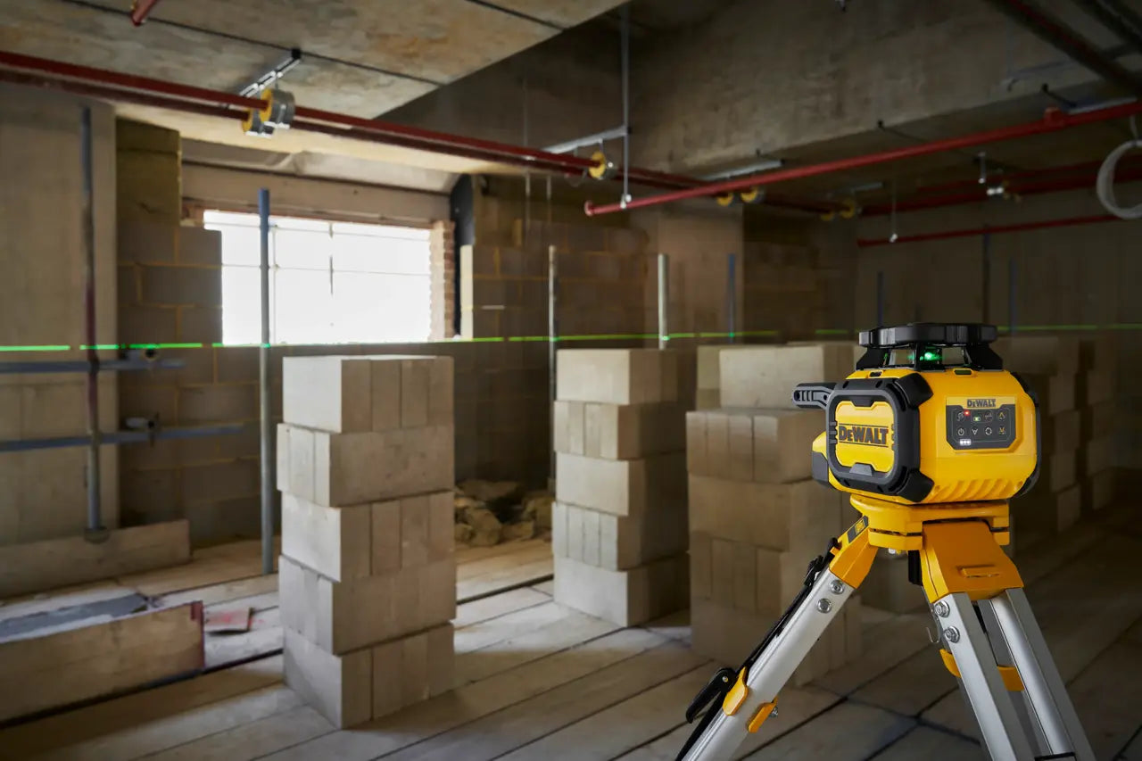 Zelfnivellerende groene roterende laserkit met USB-C, 600 m, met detector Dewalt DCLE15221G