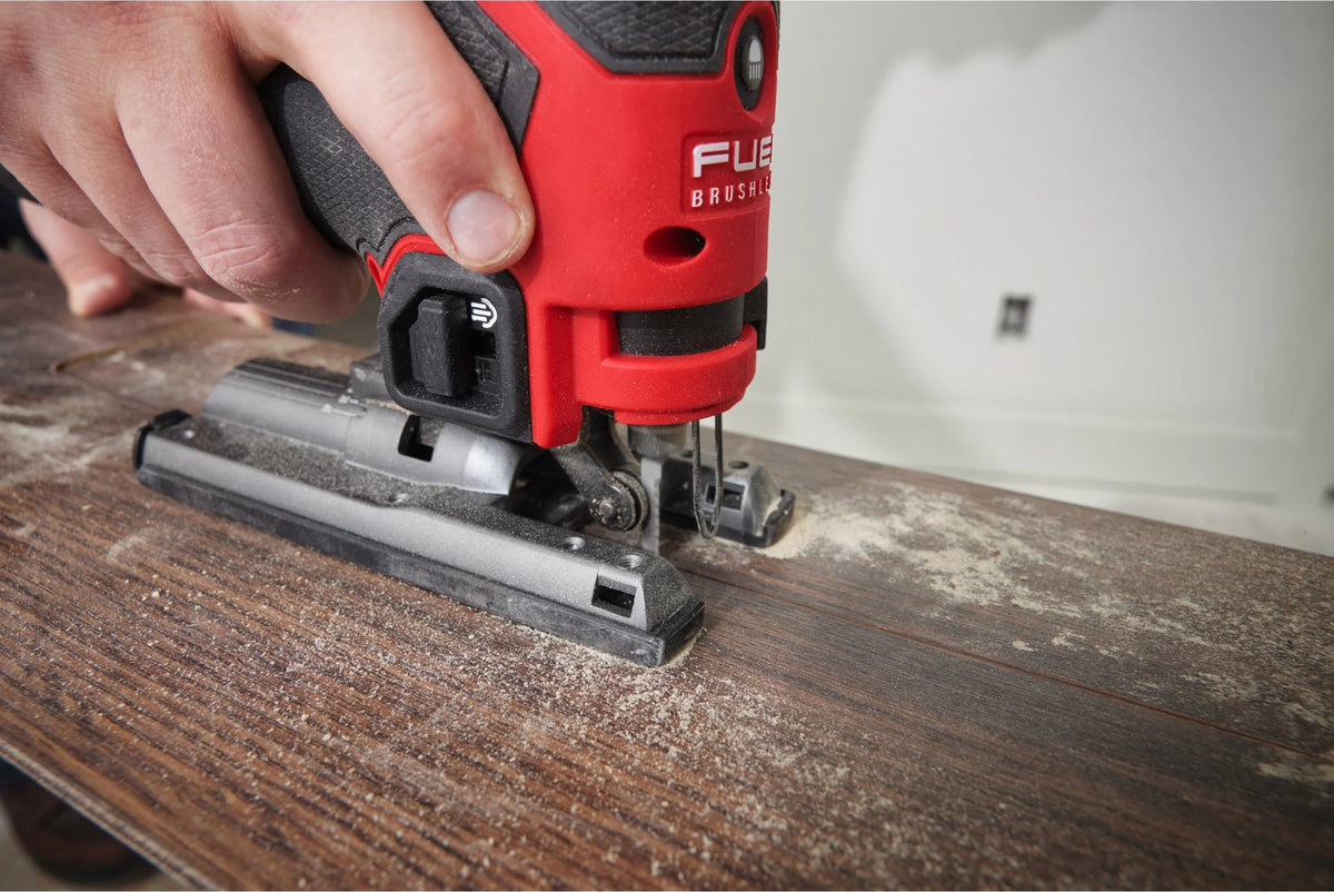 Milwaukee M12 Fuel subcompacte decoupeerzaag + 2Ah-accu + 4Ah-accu + oplader + koffer M12 FJS-422X