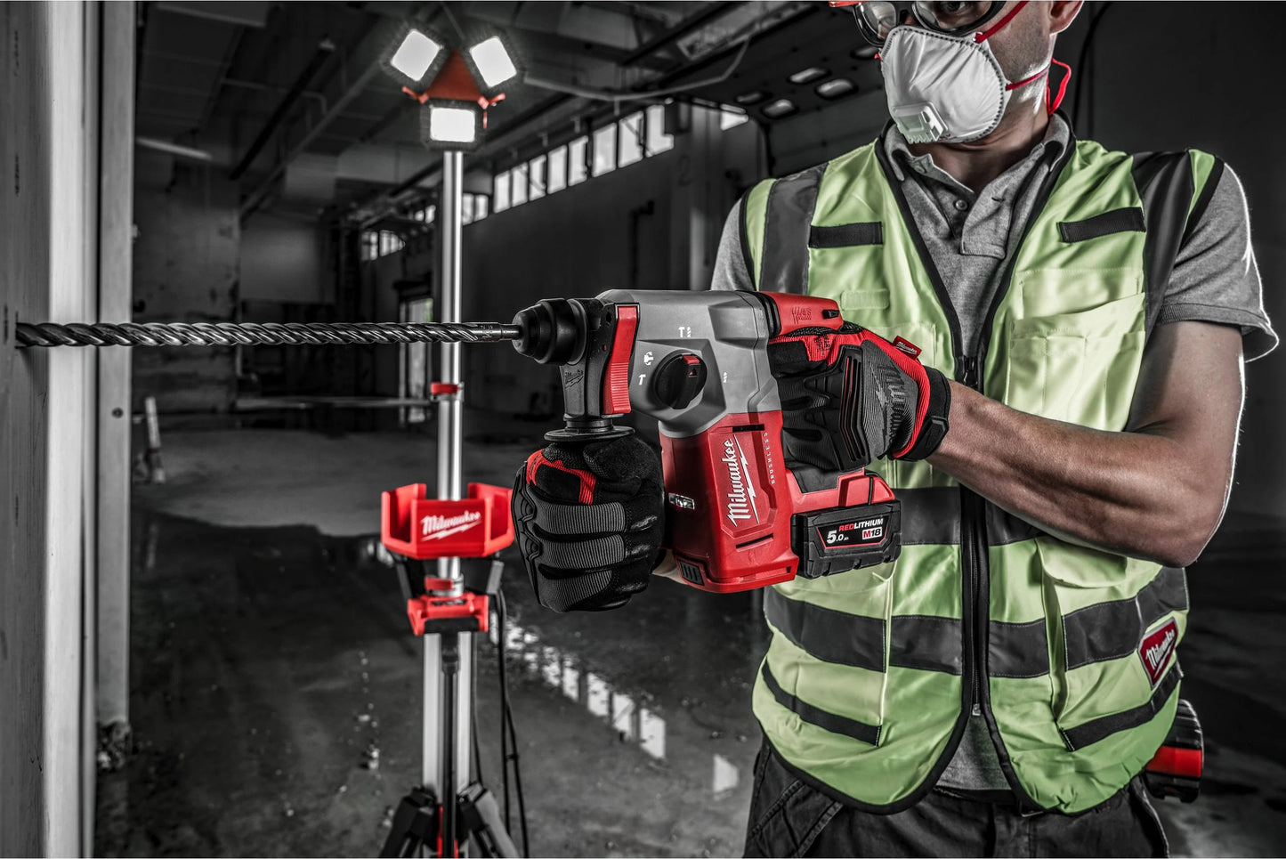 SDS-PLUS 2.3J M18 25mm Combihamer + 2bat 5Ah + Oplader + Koffer Milwaukee M18 BLH-502X